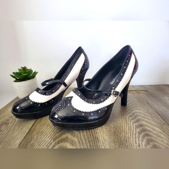 FUNTASMA size 9 black and white  Mary jane. - Picture 4 of 7